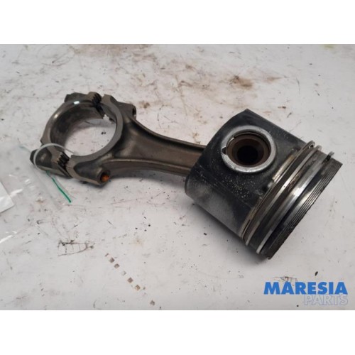 Iveco - Daily - Connecting rod