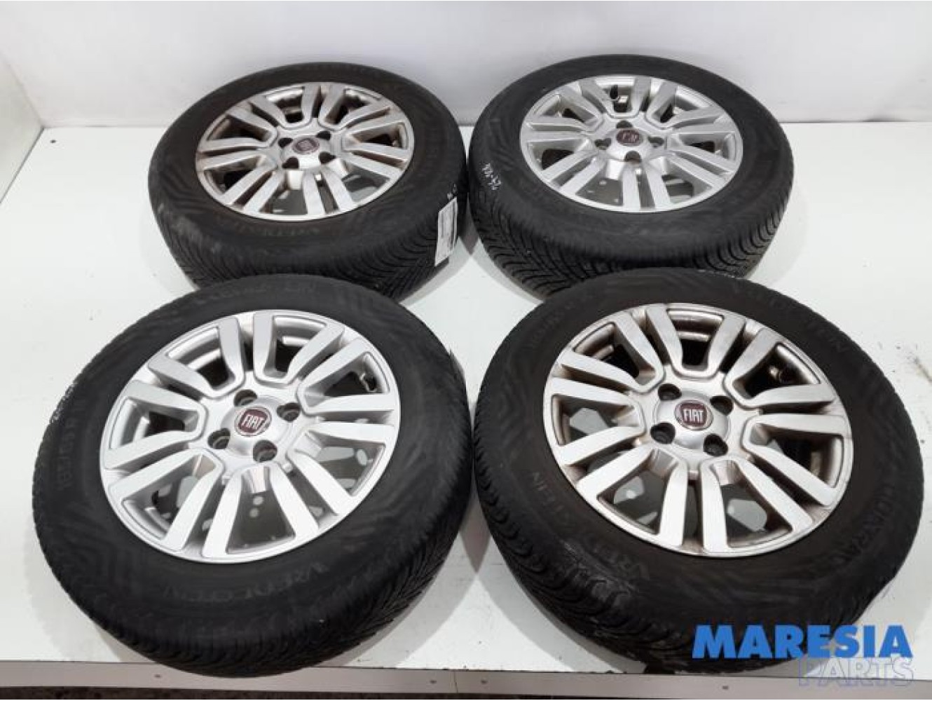 Fiat - Punto - Velgen set + banden