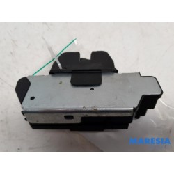 Citroen - DS3 - Tailgate lock mechanism