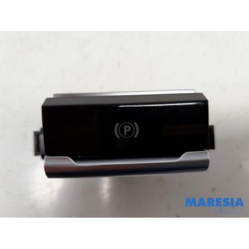 Citroen - C4 Grand Picasso - Parking brake switch
