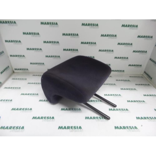 Peugeot - 206 - Headrest