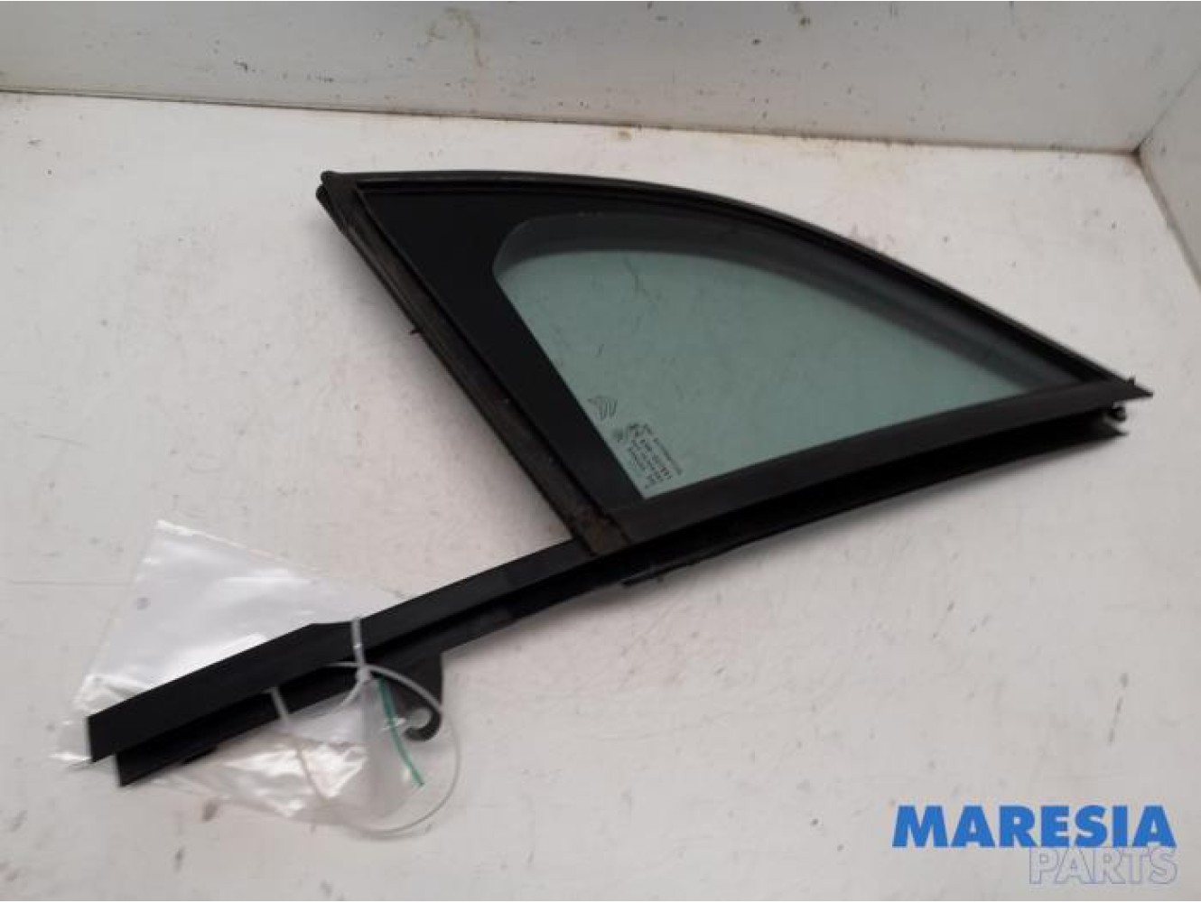 Citroen - DS3 - Quarter light, front left