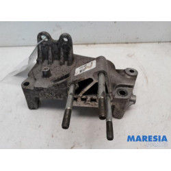 Opel - Combo - Engine mount