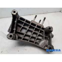 Opel - Combo - Engine mount
