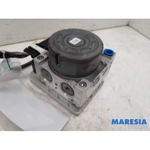 Peugeot - 208 - ABS pump