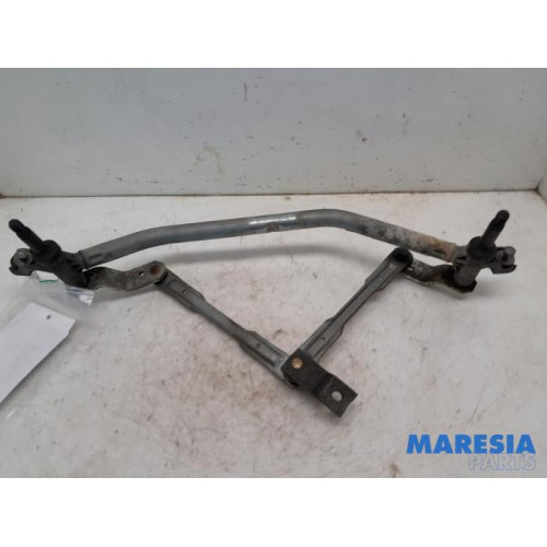 Peugeot - 208 - Wiper mechanism