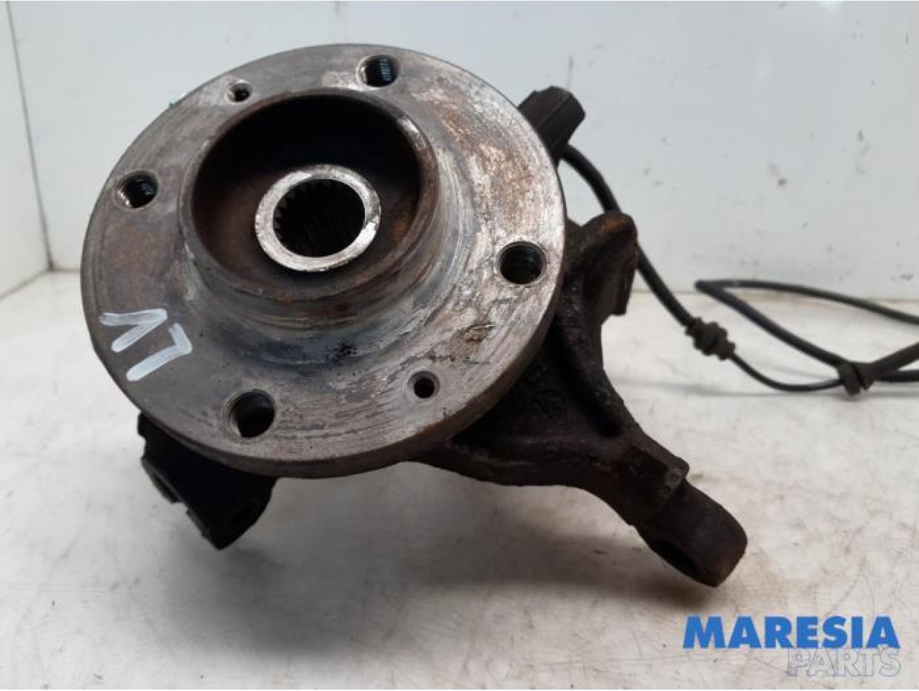Peugeot - 208 - Fusee links-voor