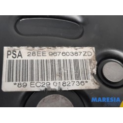 Peugeot - 208 - Parking brake lever