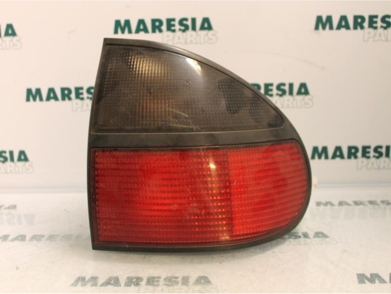 Renault - Laguna - Taillight, right