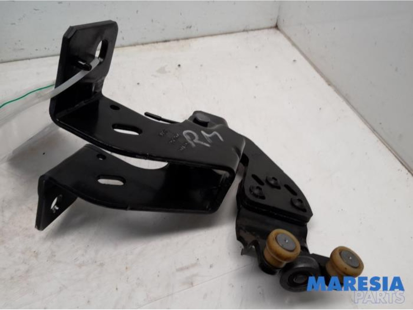 Peugeot - Expert - Sliding door roller, right