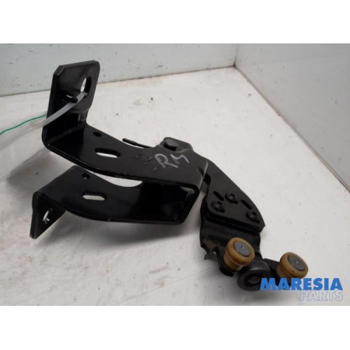Peugeot - Expert - Sliding door roller, right