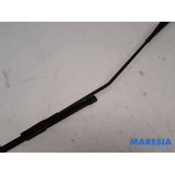 Fiat - Punto - Front wiper arm