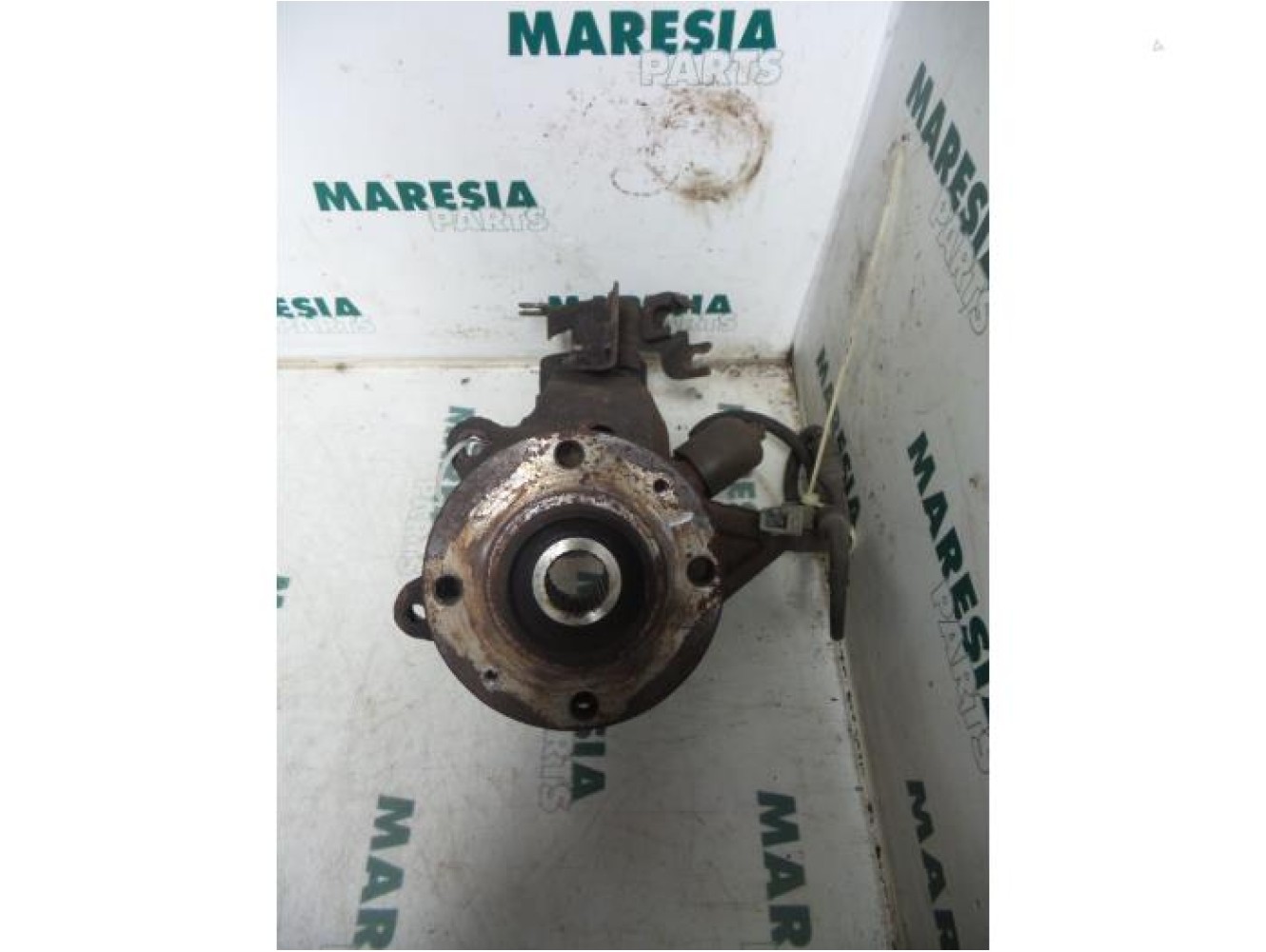 Peugeot - 306 - Knuckle, front left