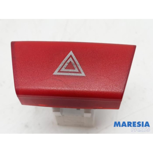 Citroen - C1 - Panic lighting switch