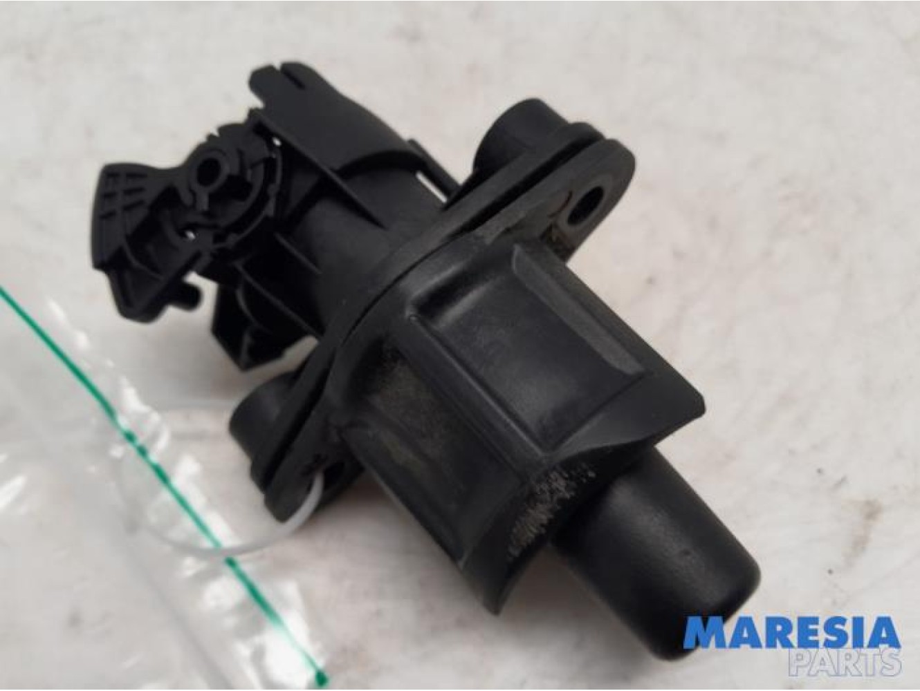 Citroen - C1 - Tailgate lock mechanism