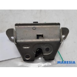 Citroen - C1 - Tailgate lock mechanism