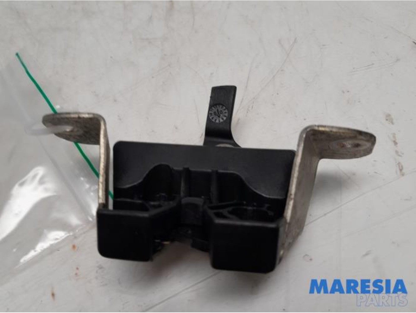 Citroen - C1 - Tailgate lock mechanism