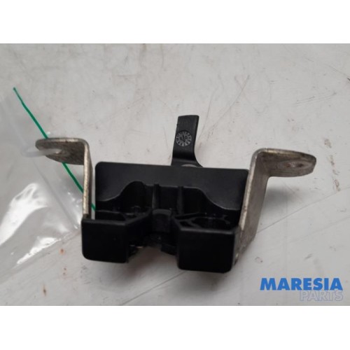 Citroen - C1 - Tailgate lock mechanism
