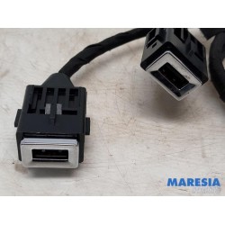 Citroen - C4 Grand Picasso - USB plug