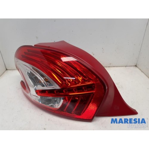 Peugeot - 208 - Achterlicht links