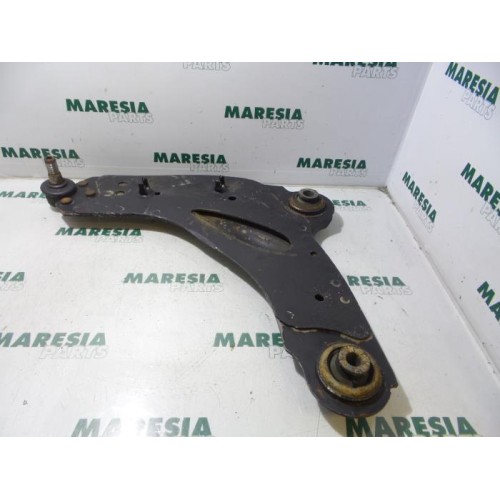 Renault - Trafic - Querlenker unten links vorne