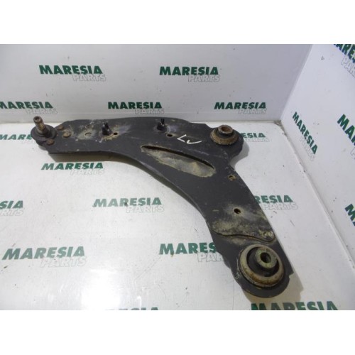 Renault - Trafic - Querlenker unten links vorne
