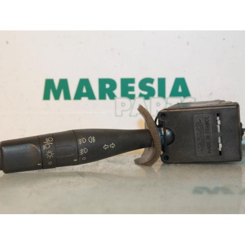 Peugeot - 206 - Indicator switch