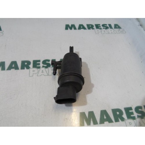 Renault - Express - Windscreen washer pump