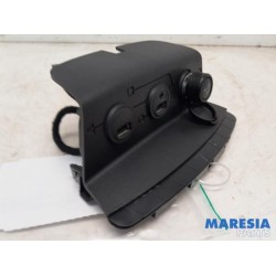 Peugeot - 208 - AUX/USB aansluiting