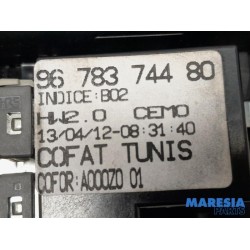 Peugeot - 208 - AUX/USB aansluiting