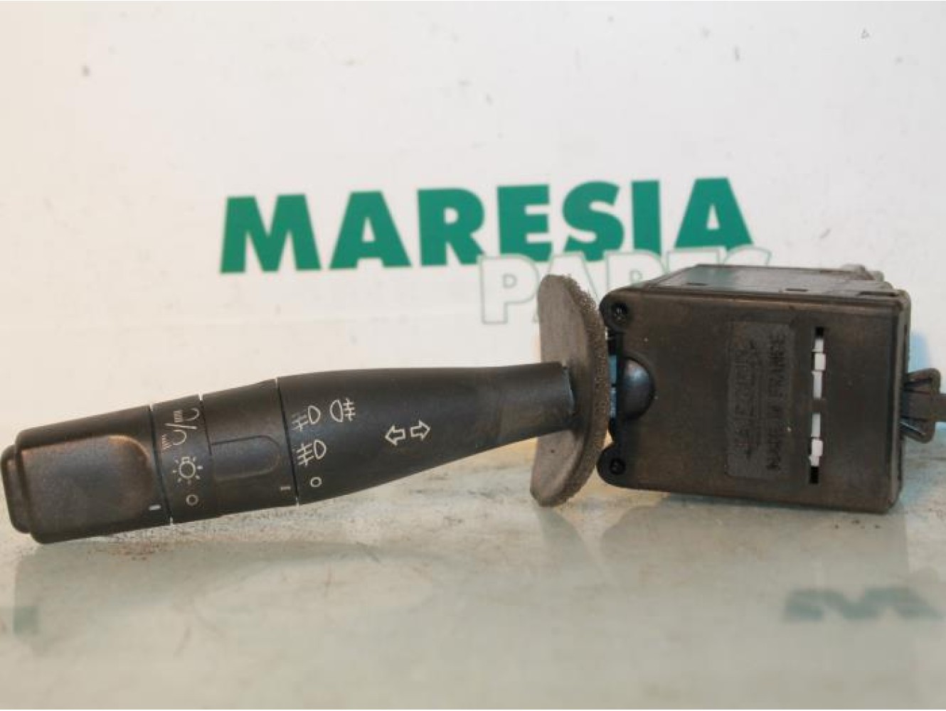 Peugeot - 206 - Indicator switch