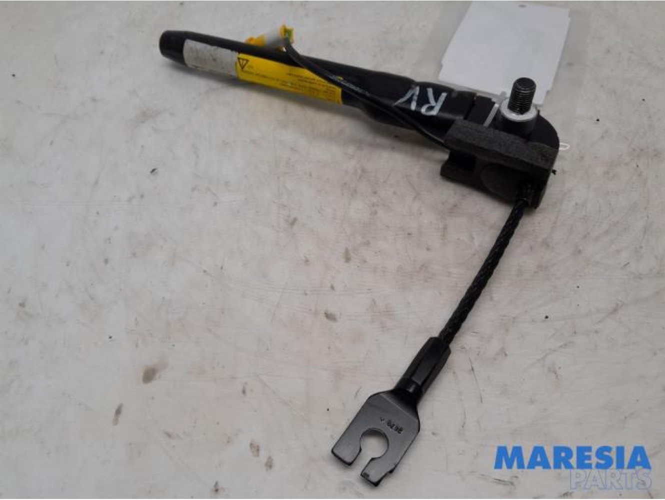 Fiat - 500 - Seatbelt tensioner, right
