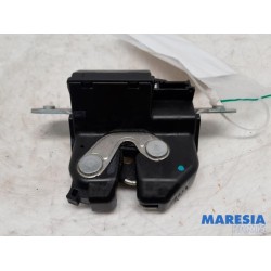 Fiat - 500 - Tailgate lock mechanism