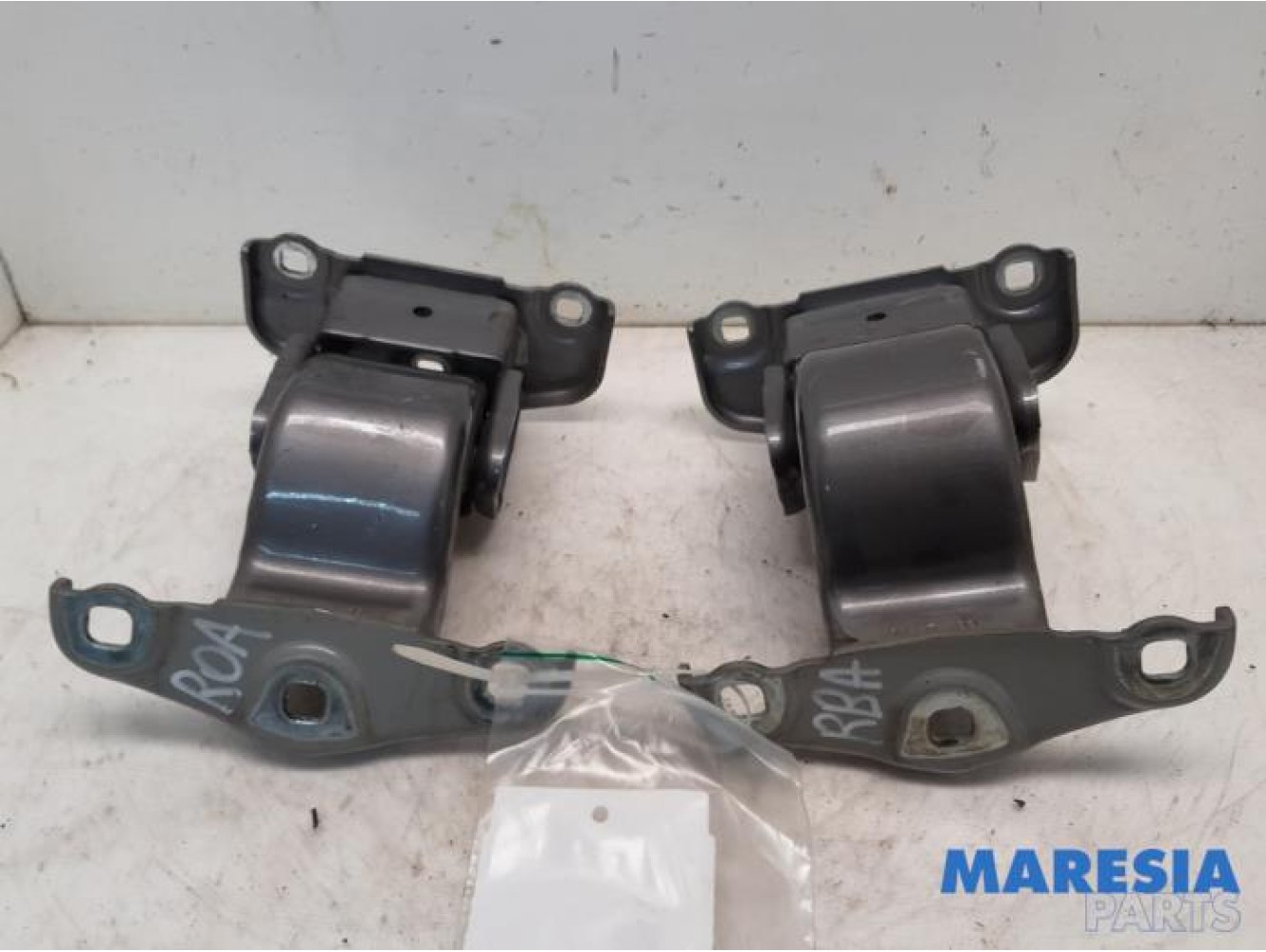 Fiat - Talento - Rear door hinge, right