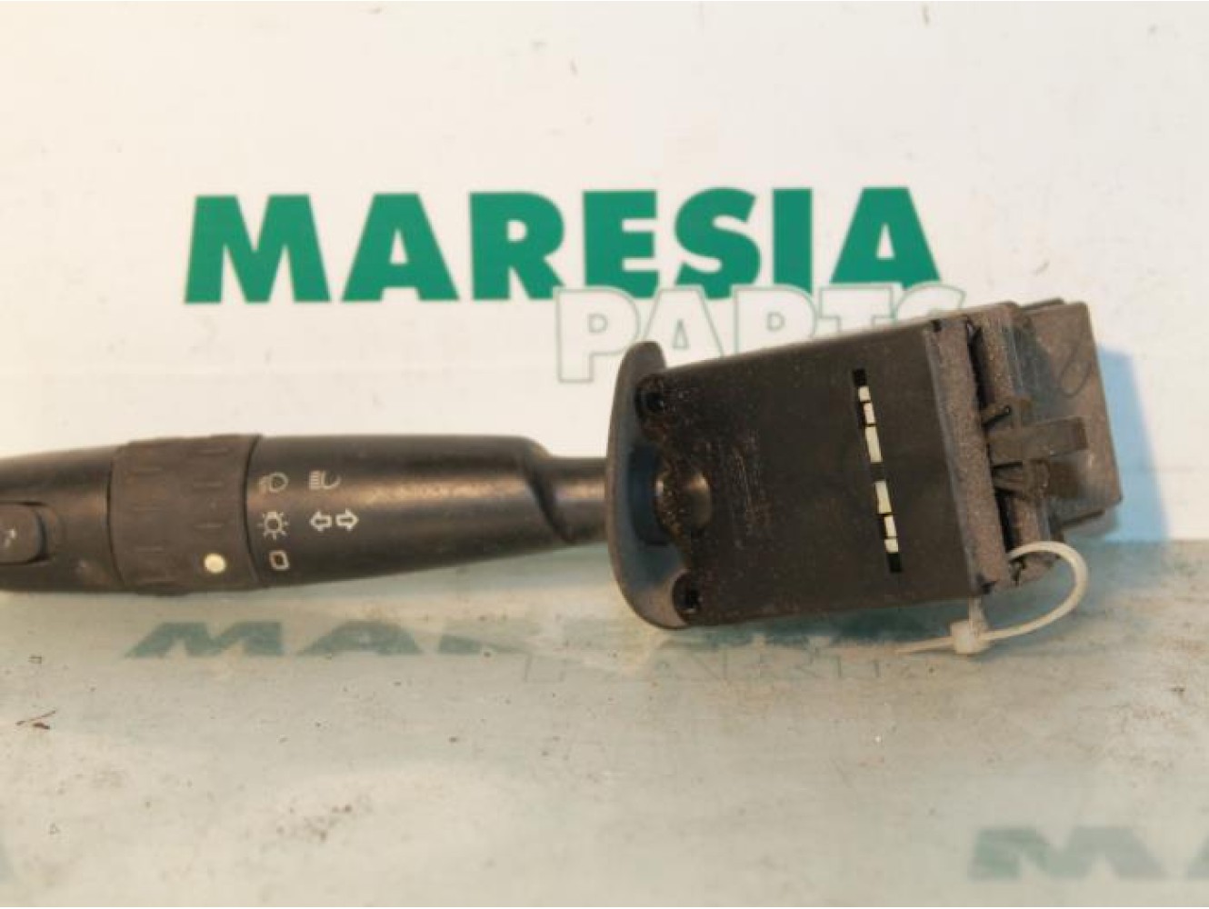 Peugeot - 106 - Indicator switch