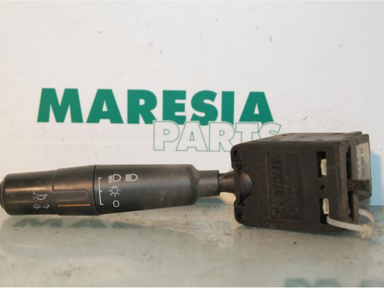 Peugeot - 106 - Indicator switch