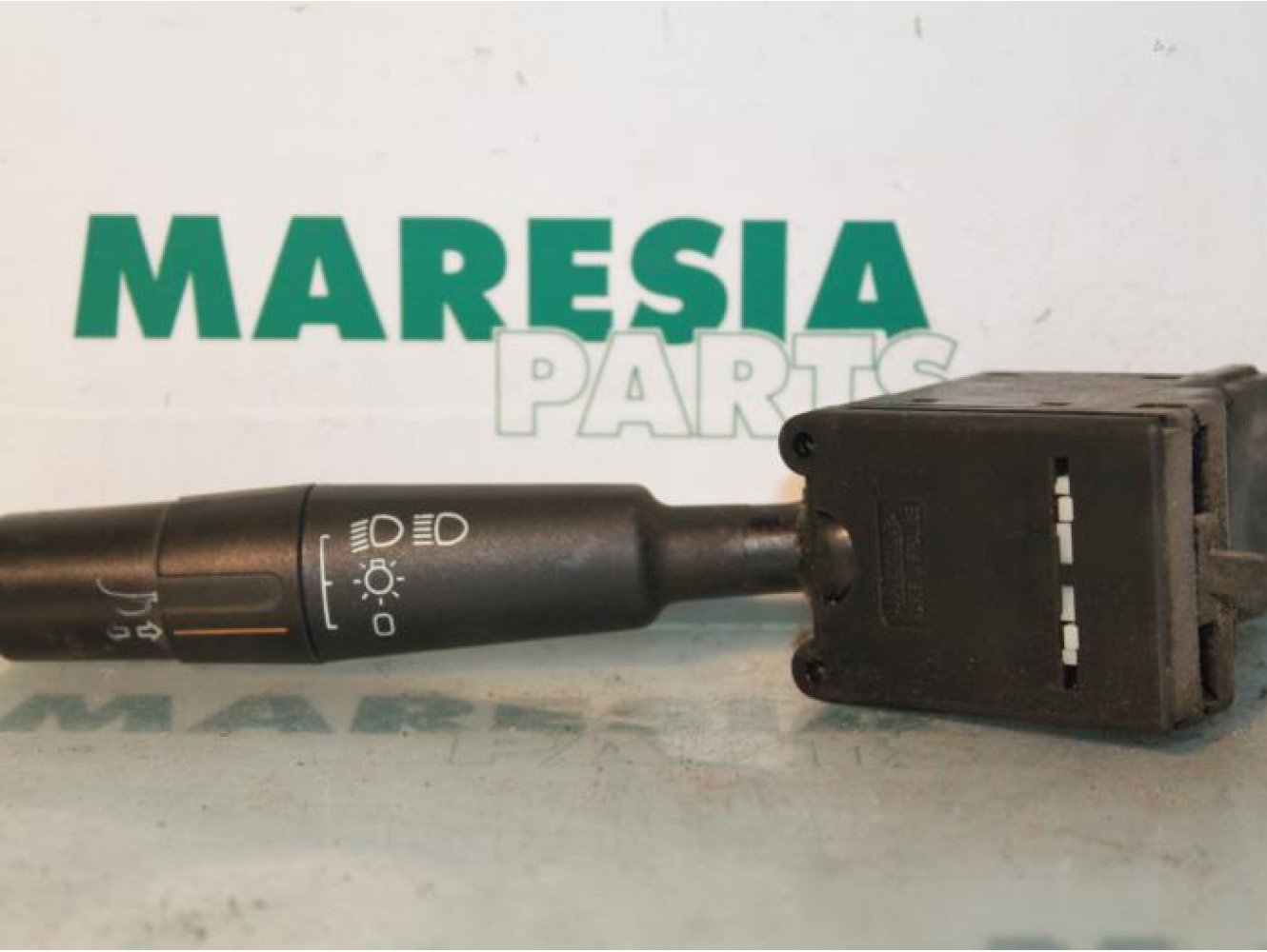 Peugeot - 106 - Indicator switch