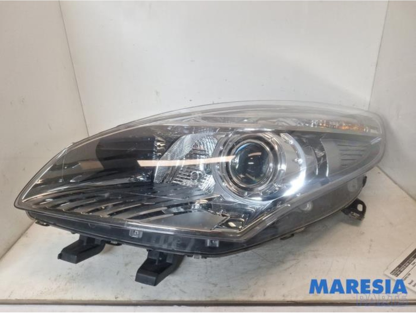 Renault - Scenic - Koplamp links