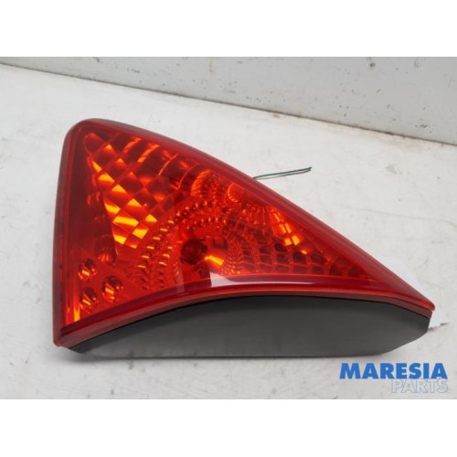 Peugeot - 3008 - Taillight, right