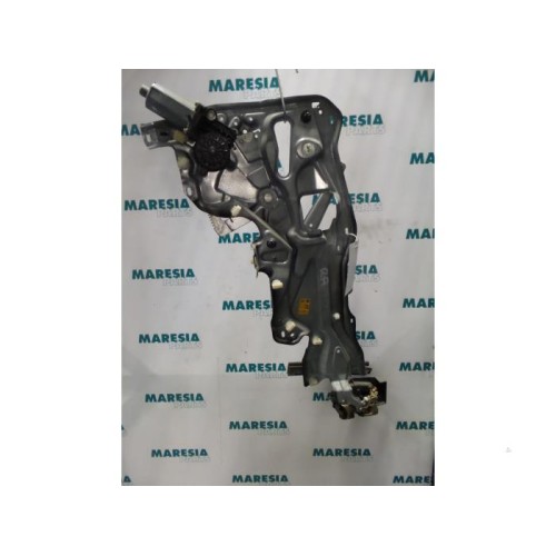 Renault - Laguna - Rear door window mechanism 4-door, right