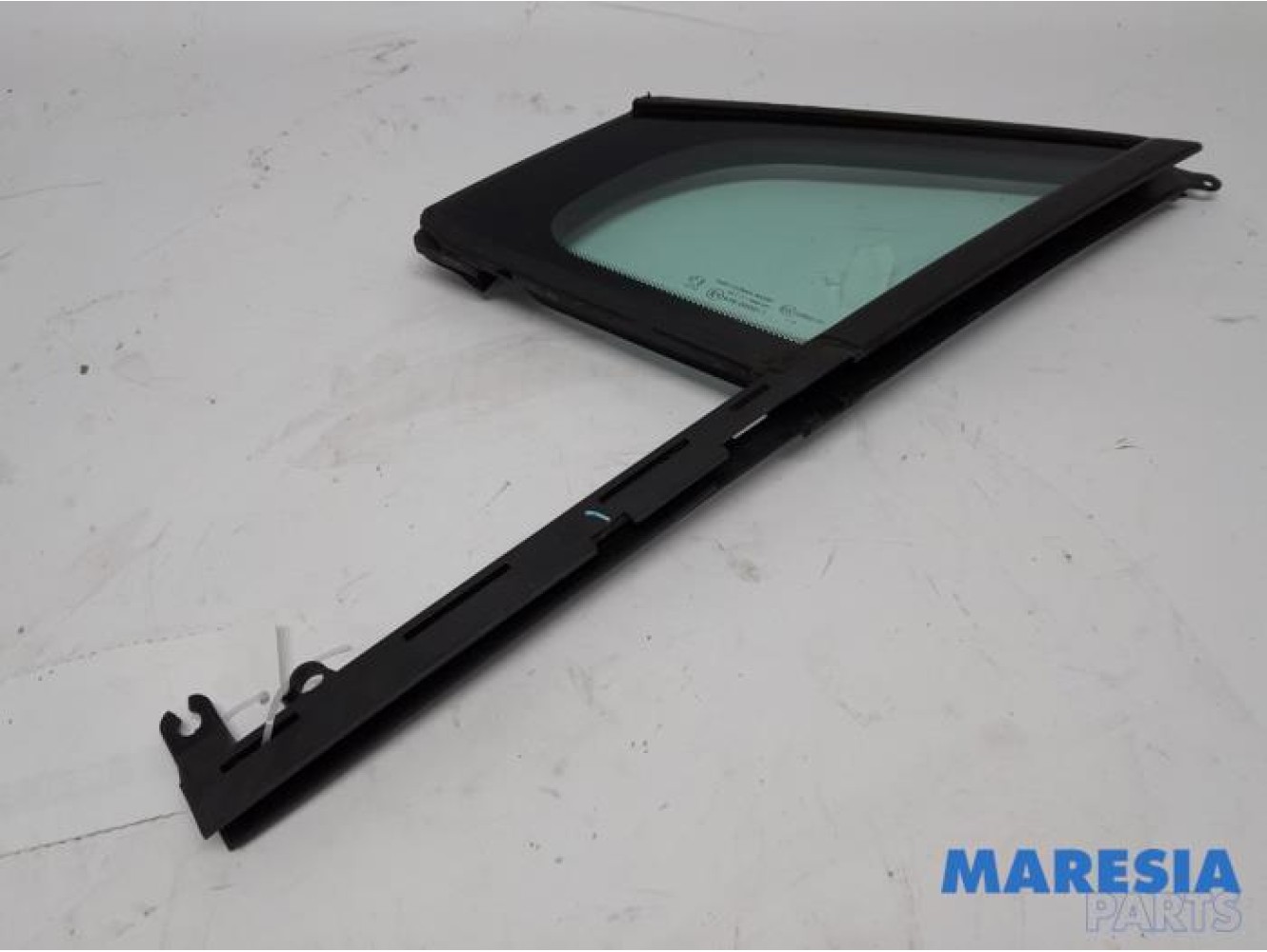 Peugeot - 3008 - Dreieckfenster links vorne
