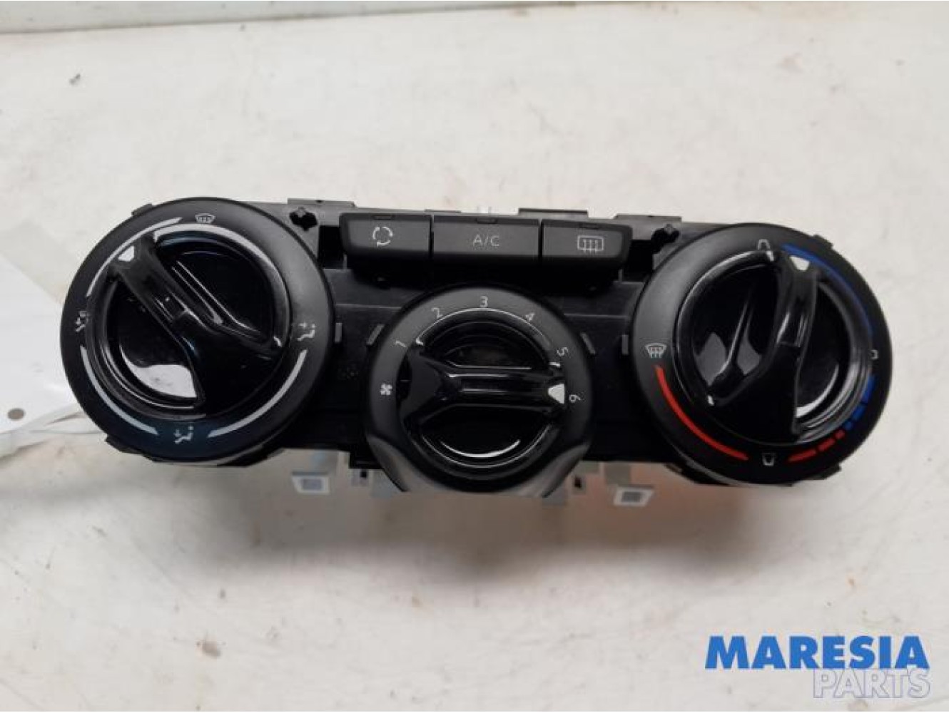 Peugeot - 208 - Heater control panel