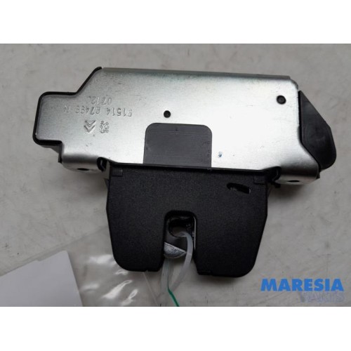 Peugeot - 208 - Tailgate lock mechanism