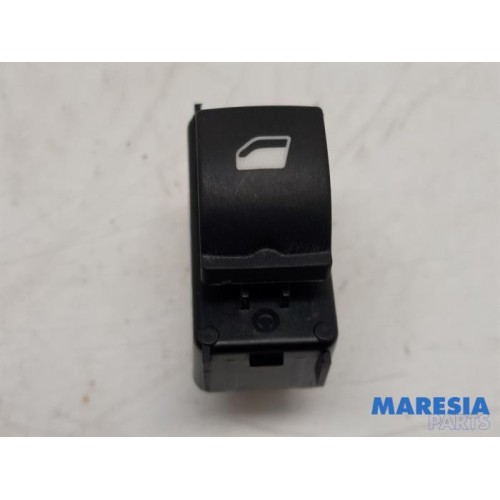 Peugeot - 208 - Electric window switch