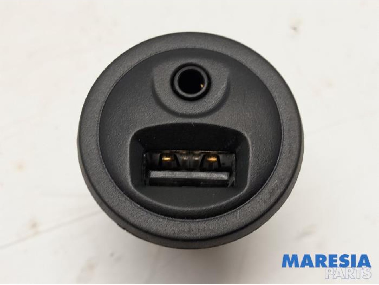 Peugeot - 208 - AUX / USB connection