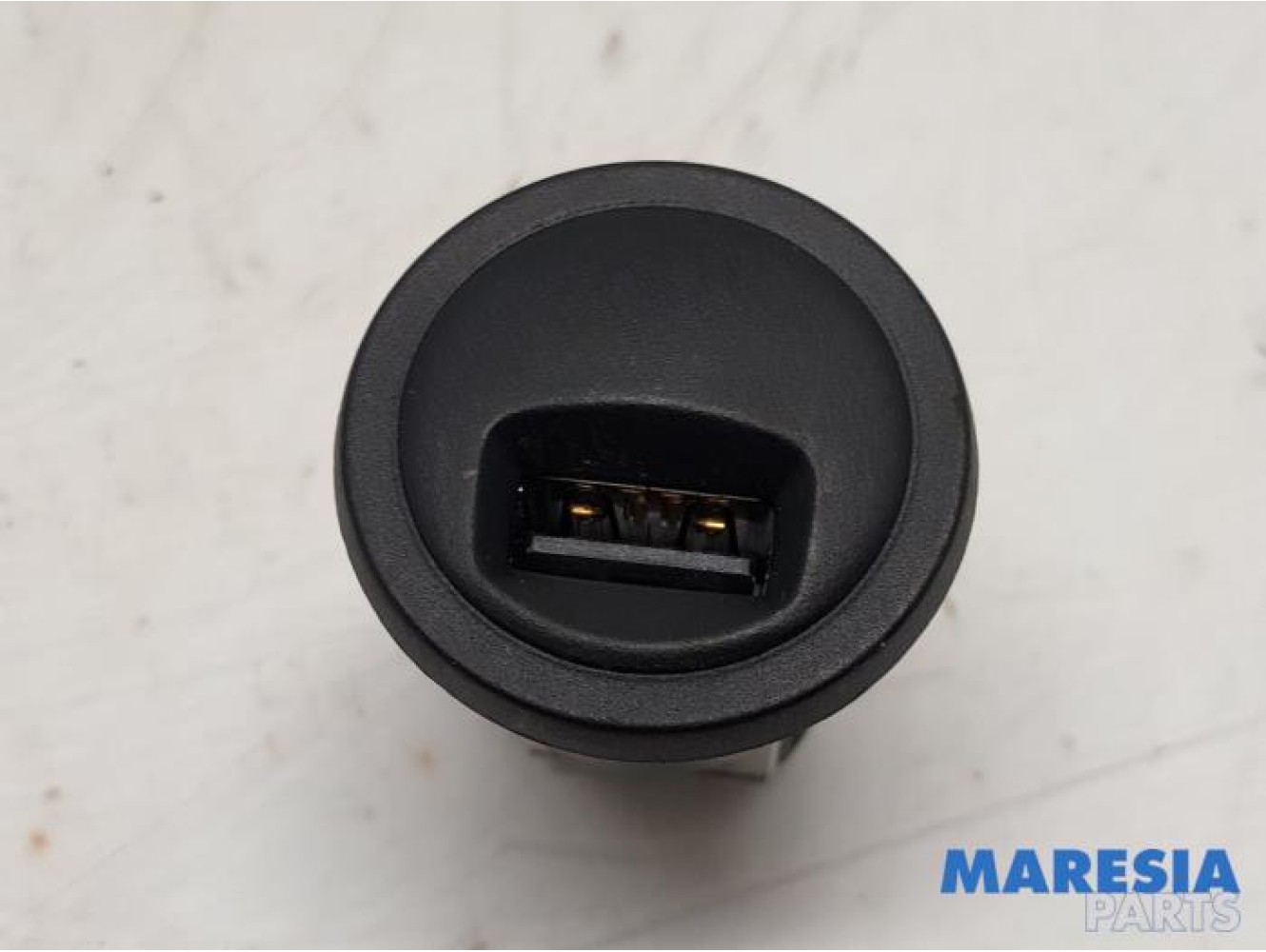 Peugeot - 208 - AUX / USB connection