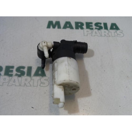 Renault - Megane Scenic - Windscreen washer pump