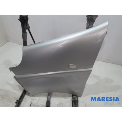 Renault - Trafic - Front wing, left