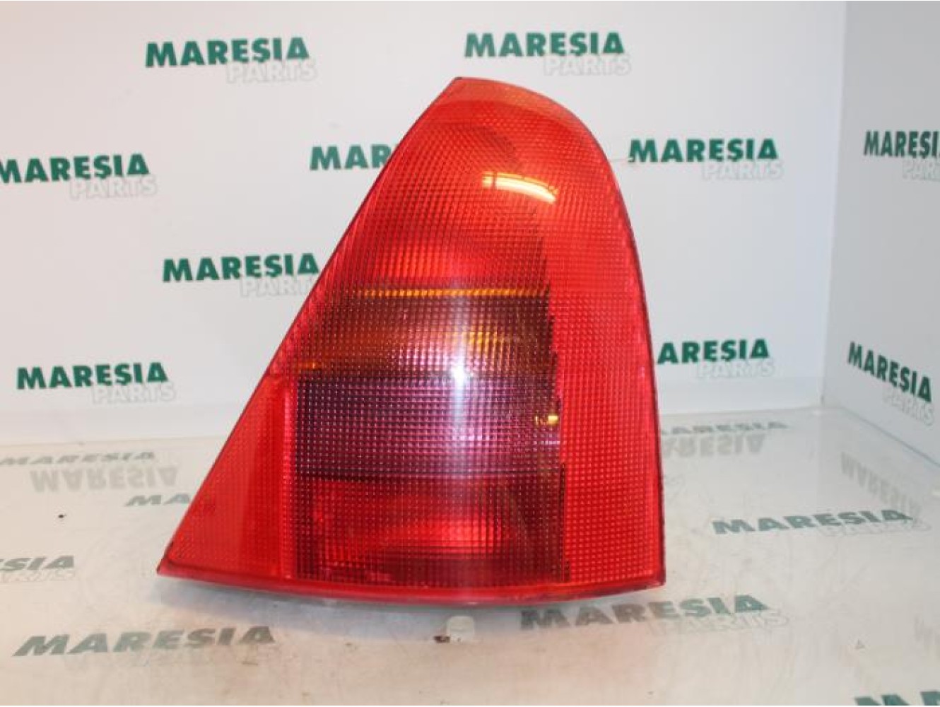 Renault - Clio - Taillight, right
