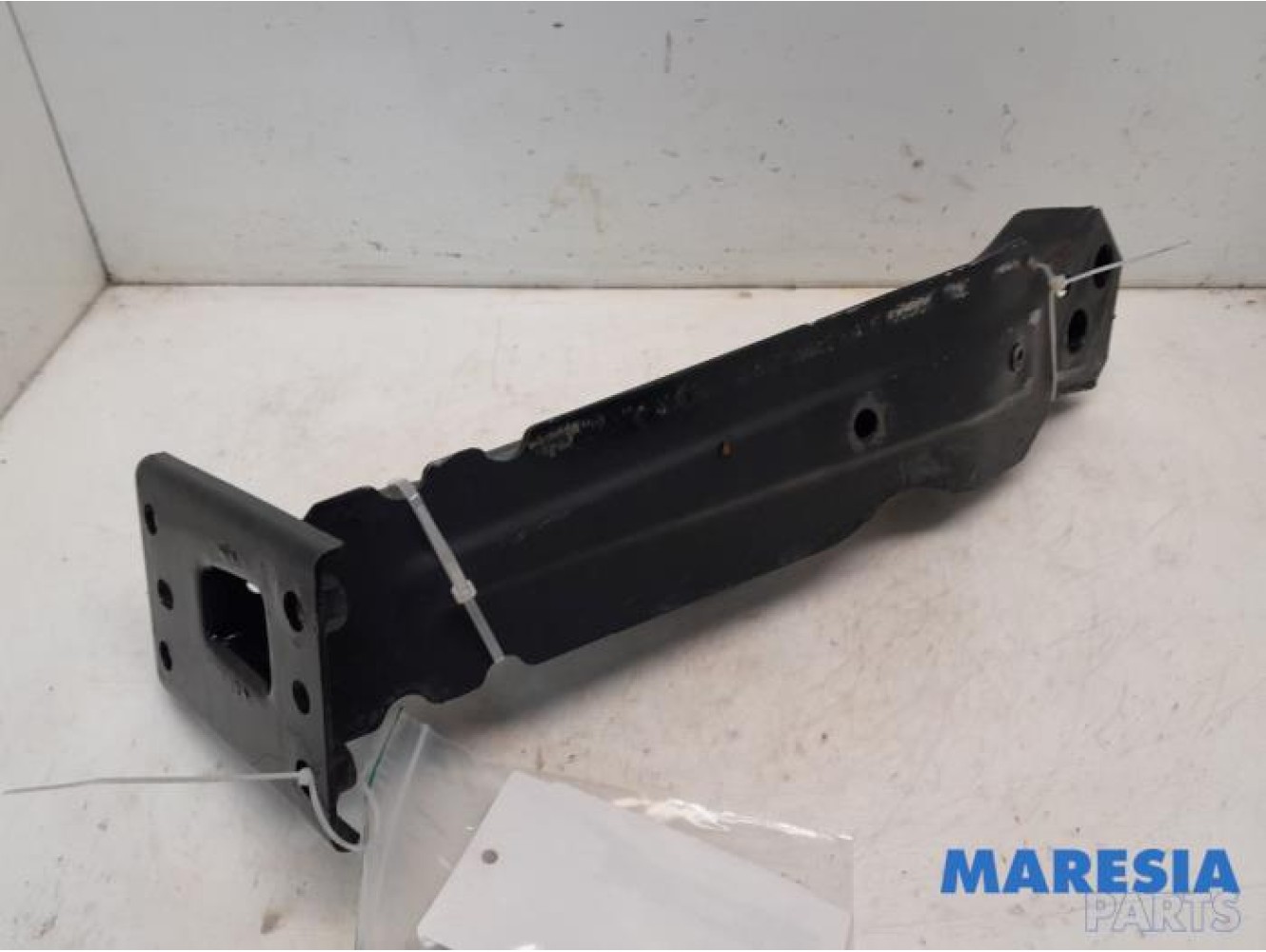 Fiat - 500 - Front wishbone support, right